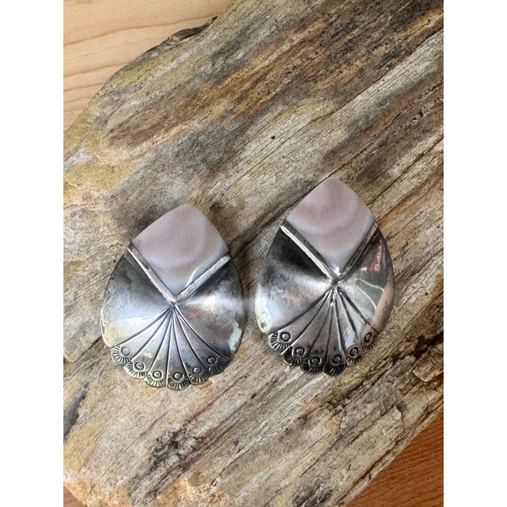 Taxco Sterling Silver Pink Shell Teardrop Earrings With Stamped Design - Picture 7 of 7
